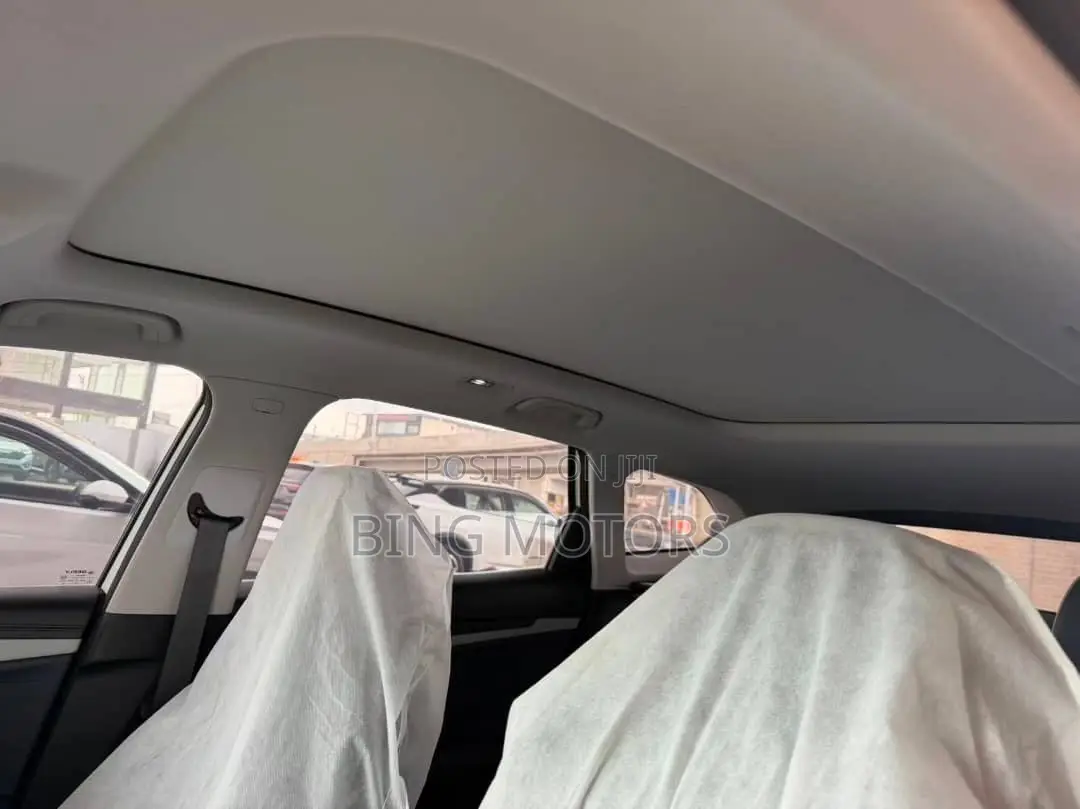 Geely Boyue 2023 White