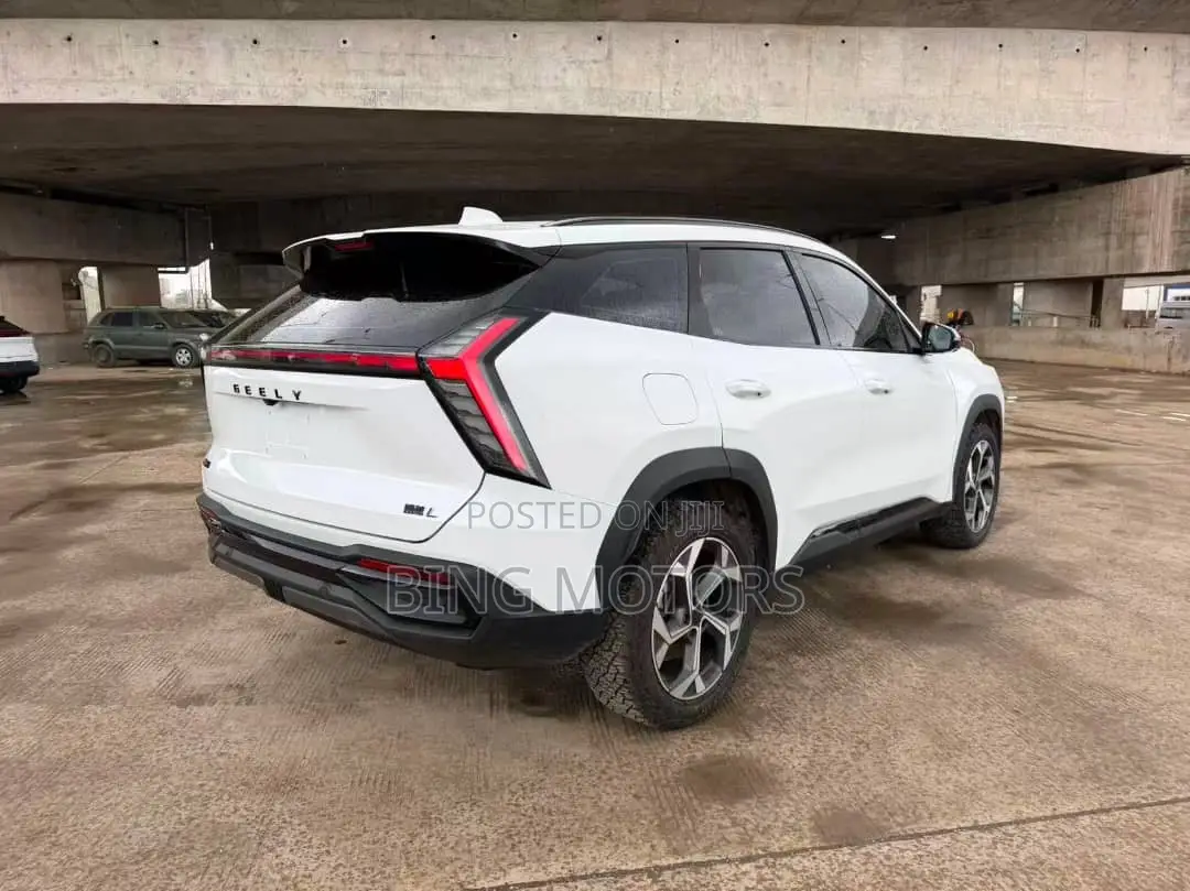 Geely Boyue 2023 White