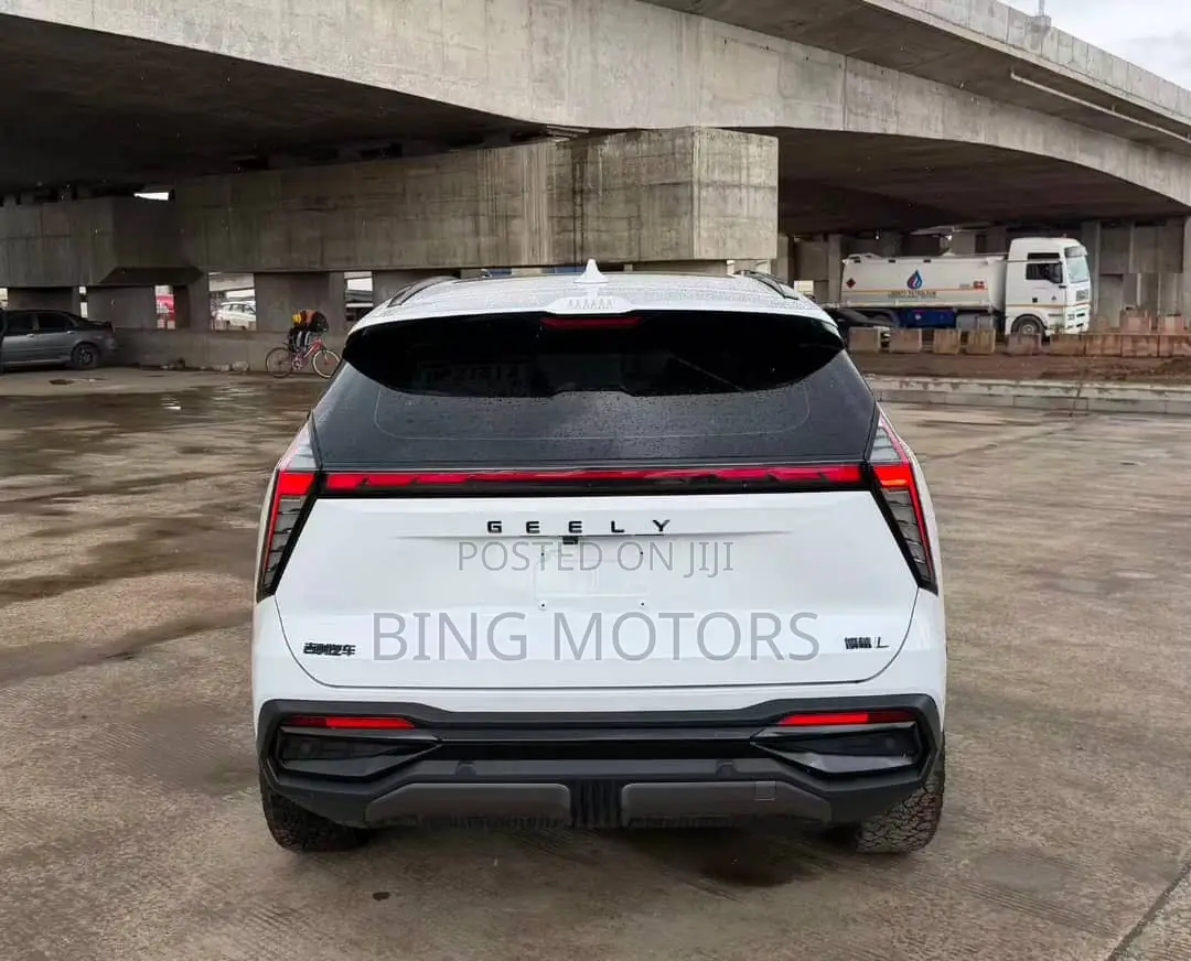 Geely Boyue 2023 White