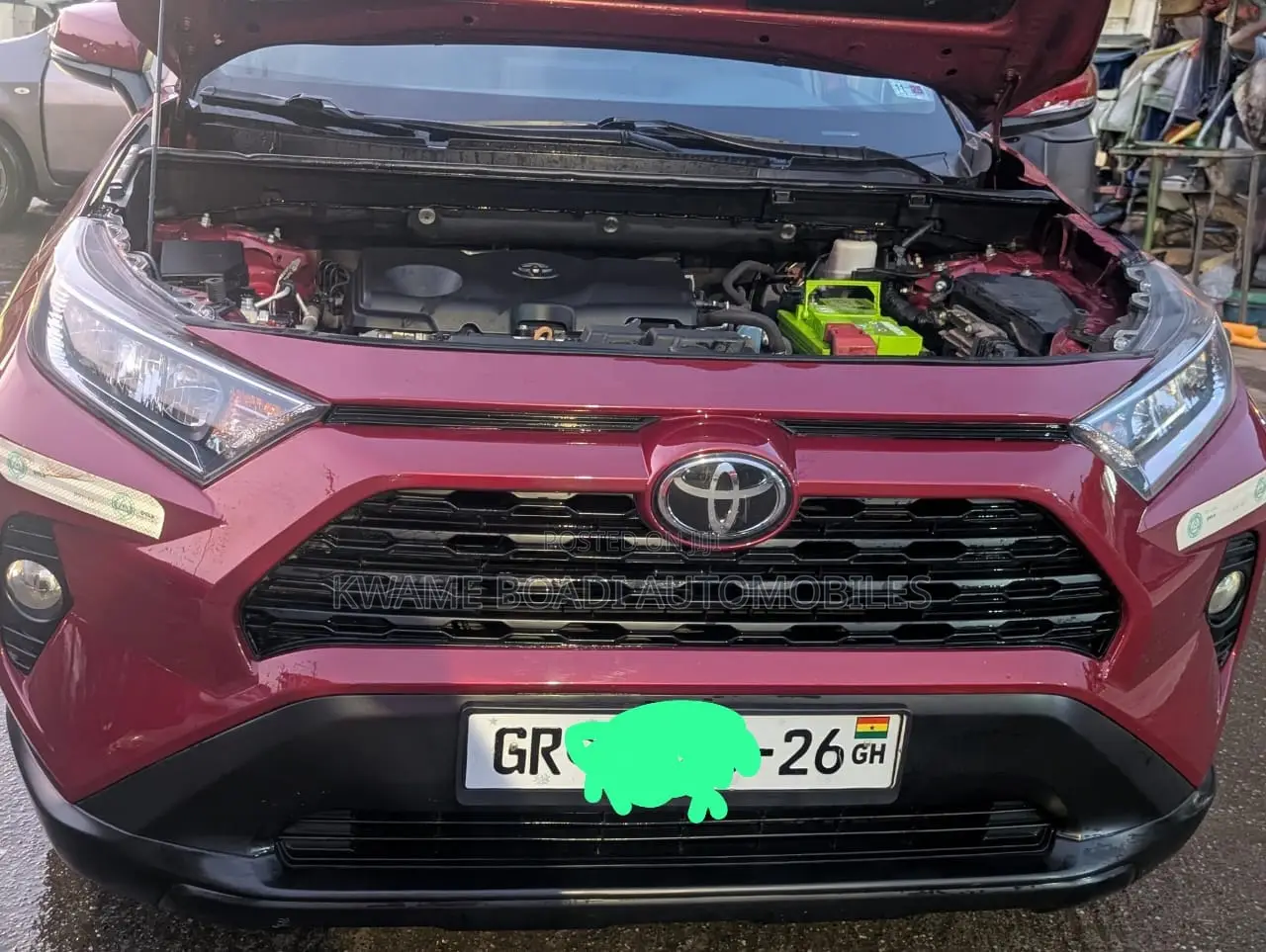 Toyota RAV4 XLE 2021 Red