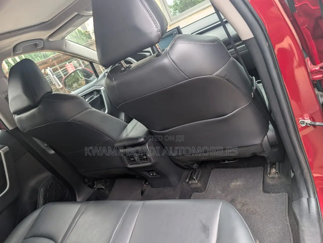 Toyota RAV4 XLE 2021 Red