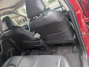 Toyota RAV4 XLE 2021 Red