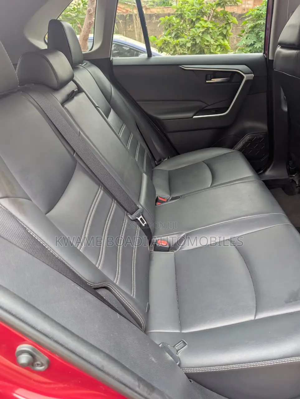 Toyota RAV4 XLE 2021 Red