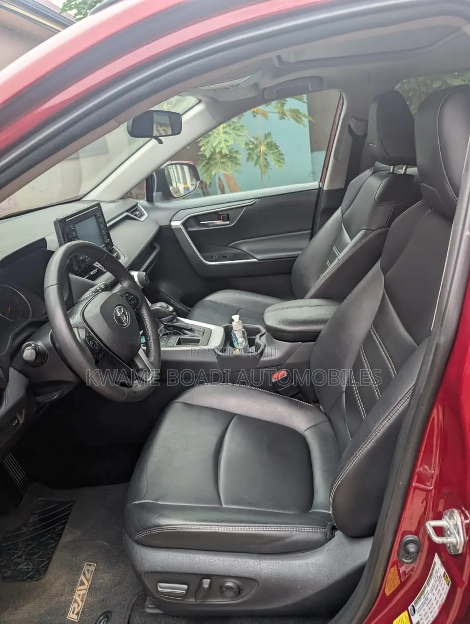 Toyota RAV4 XLE 2021 Red