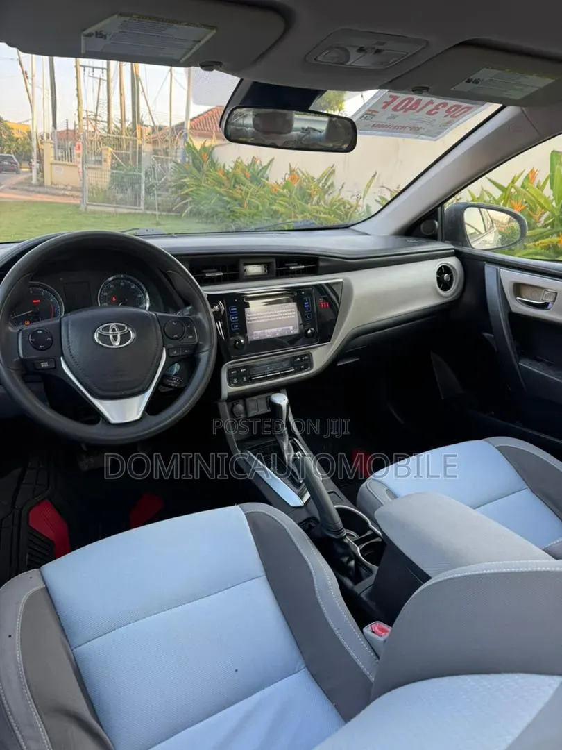 Toyota Corolla 2018 Silver