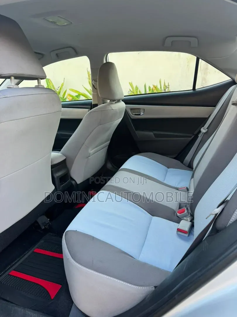 Toyota Corolla 2018 Silver