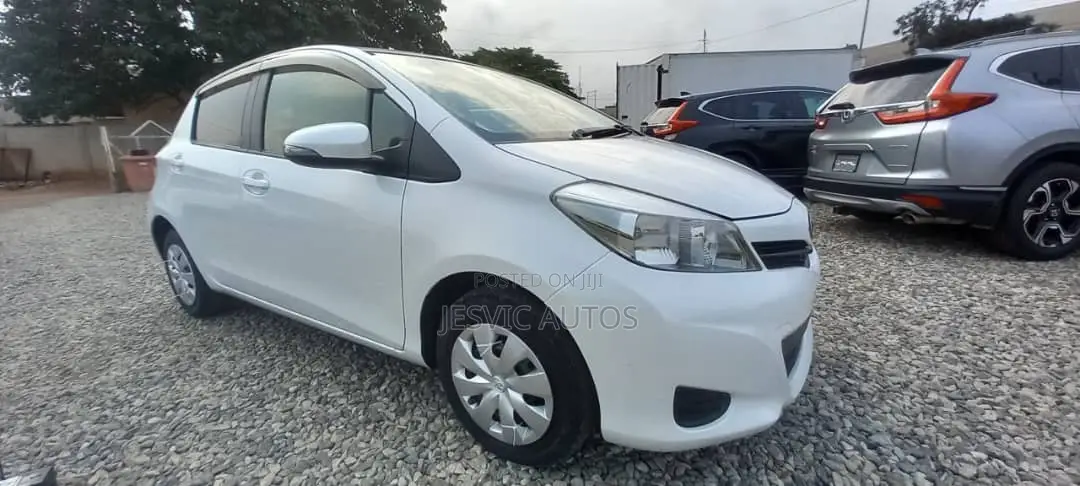 Toyota Vitz 2013 White