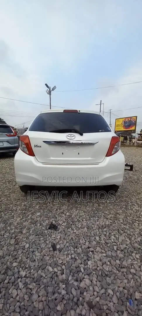 Toyota Vitz 2013 White