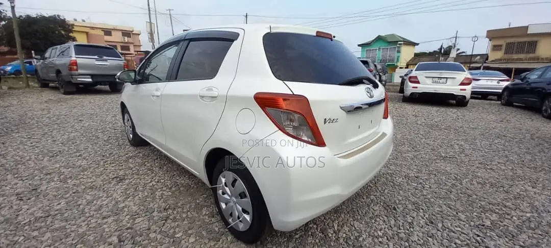 Toyota Vitz 2013 White
