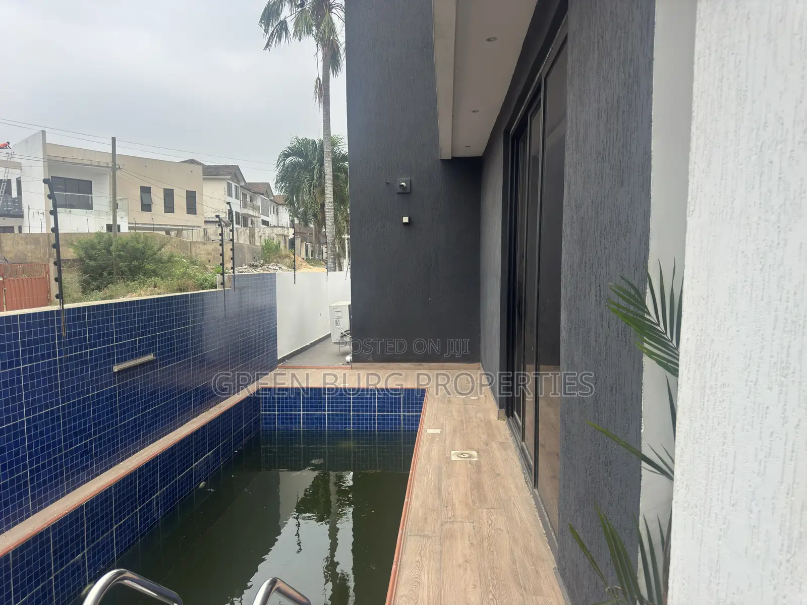 5bdrm House in Green, East Legon for sale