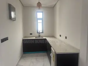 5bdrm House in Green, East Legon for sale
