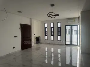 5bdrm House in Green, East Legon for sale