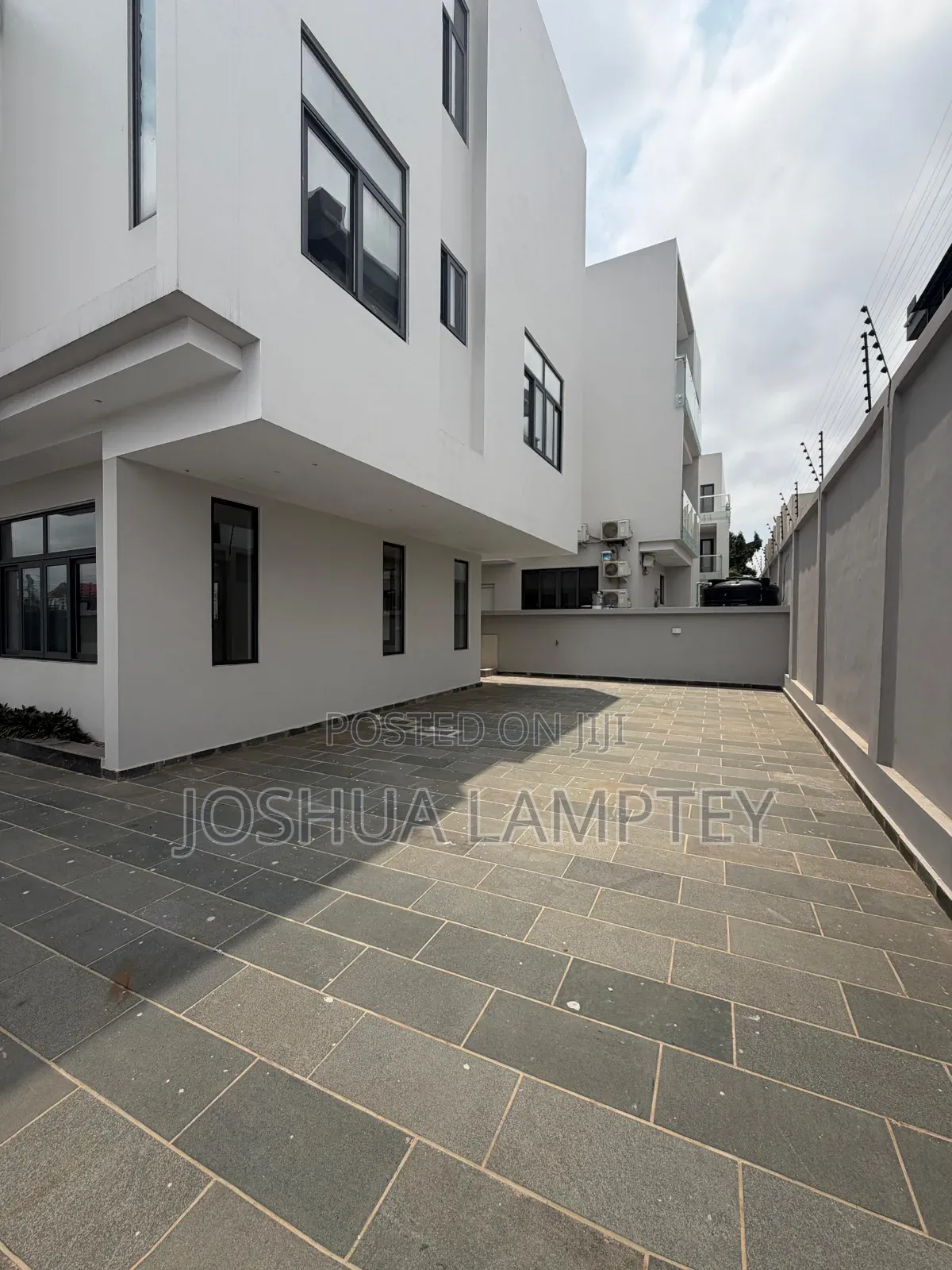 4bdrm House in East Legon A&C, A&C Mall Area for rent