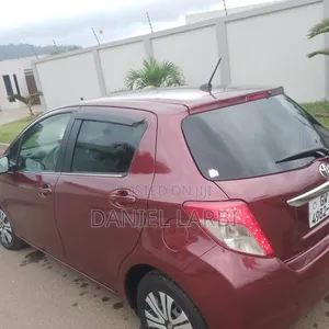Toyota Vitz 2012 Maroon