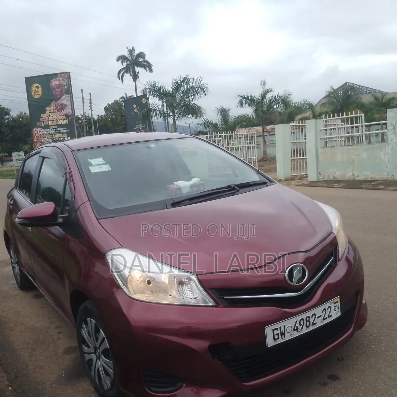 Toyota Vitz 2012 Maroon