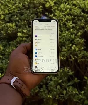 Apple iPhone XR 64 GB Yellow