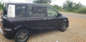 Toyota Sienta 2012