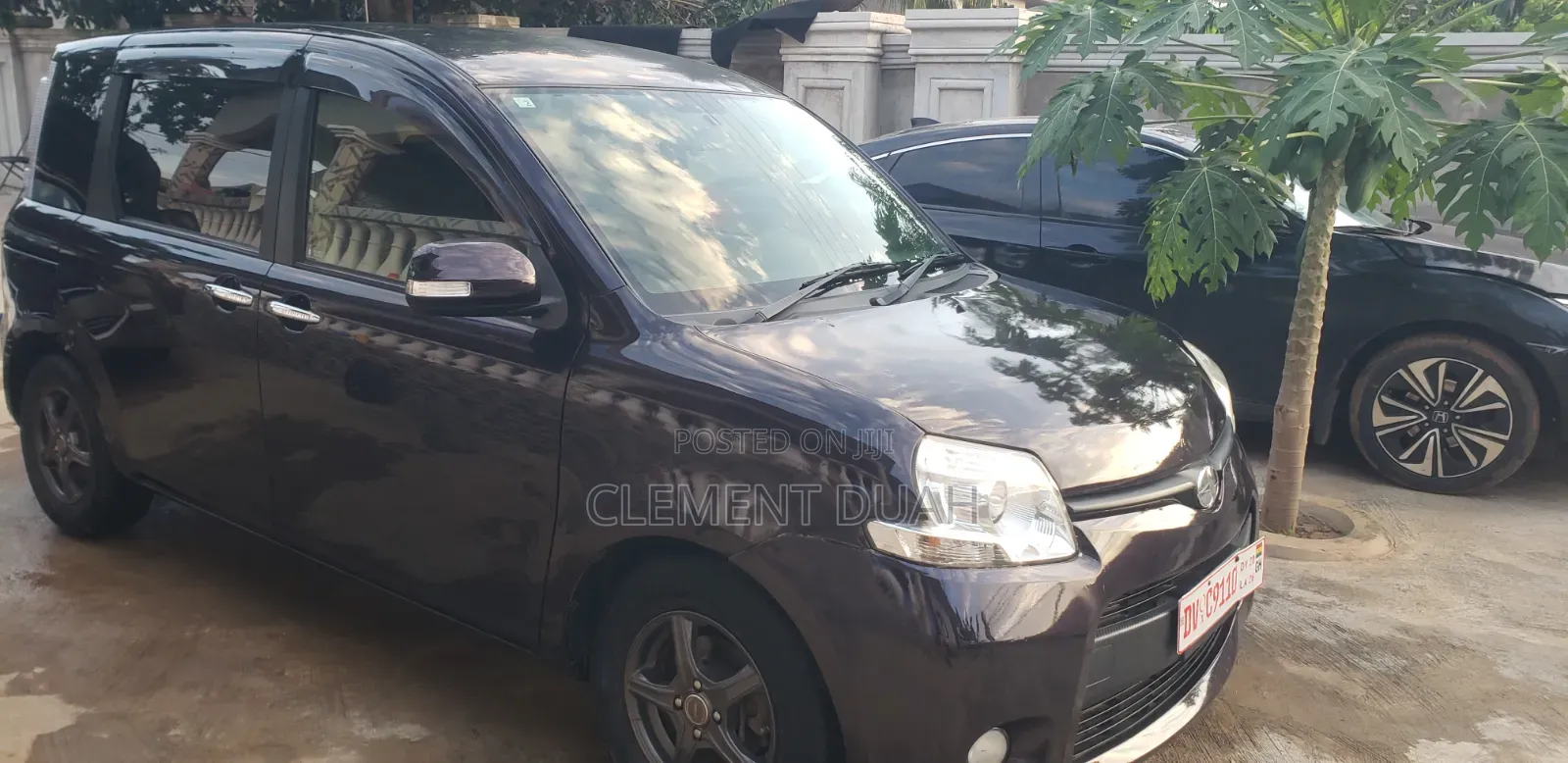 Toyota Sienta 2012