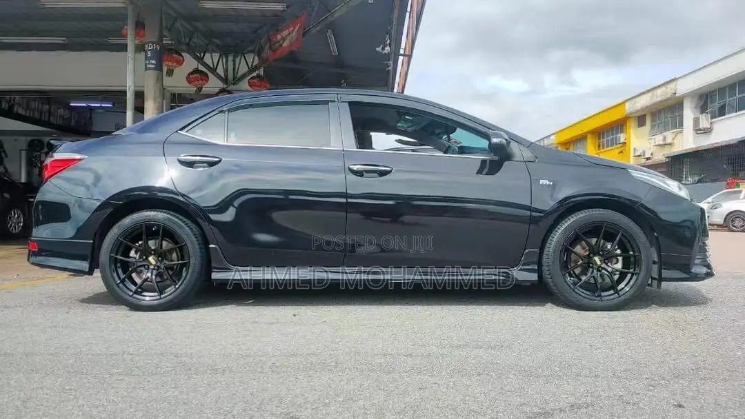 Corolla Rim 16 (All Black)