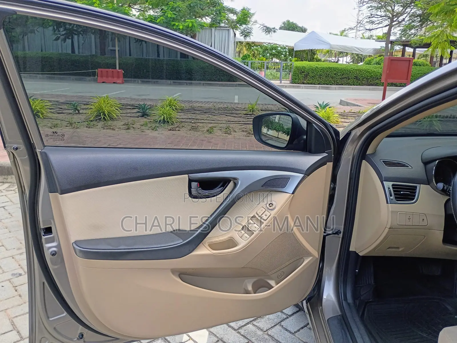 Hyundai Elantra Limited Sedan FWD (2.0L 4cyl 6A) 2017 Beige