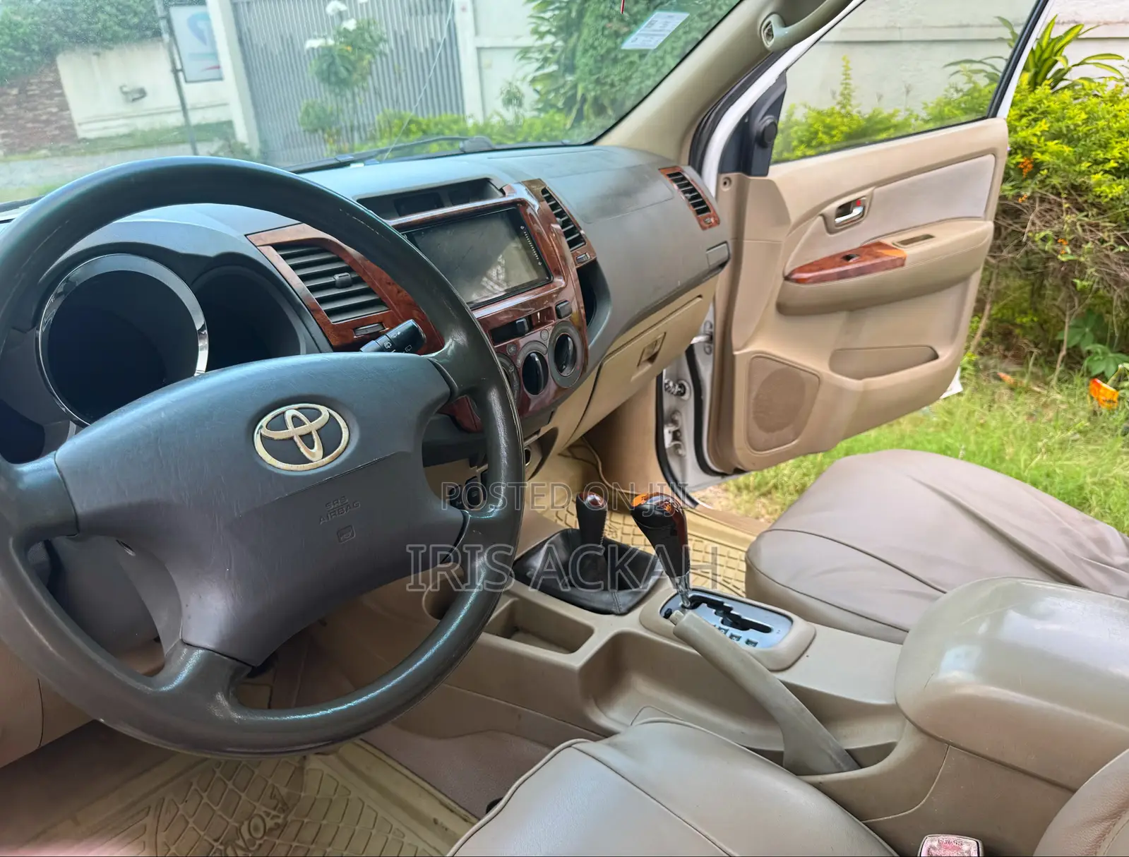 Toyota Fortuner 2.7 AWD 2011 White