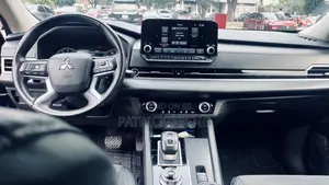 Mitsubishi Outlander SEL 2022 Blue