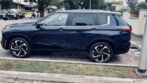 Mitsubishi Outlander SEL 2022 Blue