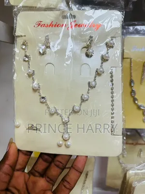 Luxury Fashion Jewelry Necklace & Earring Set