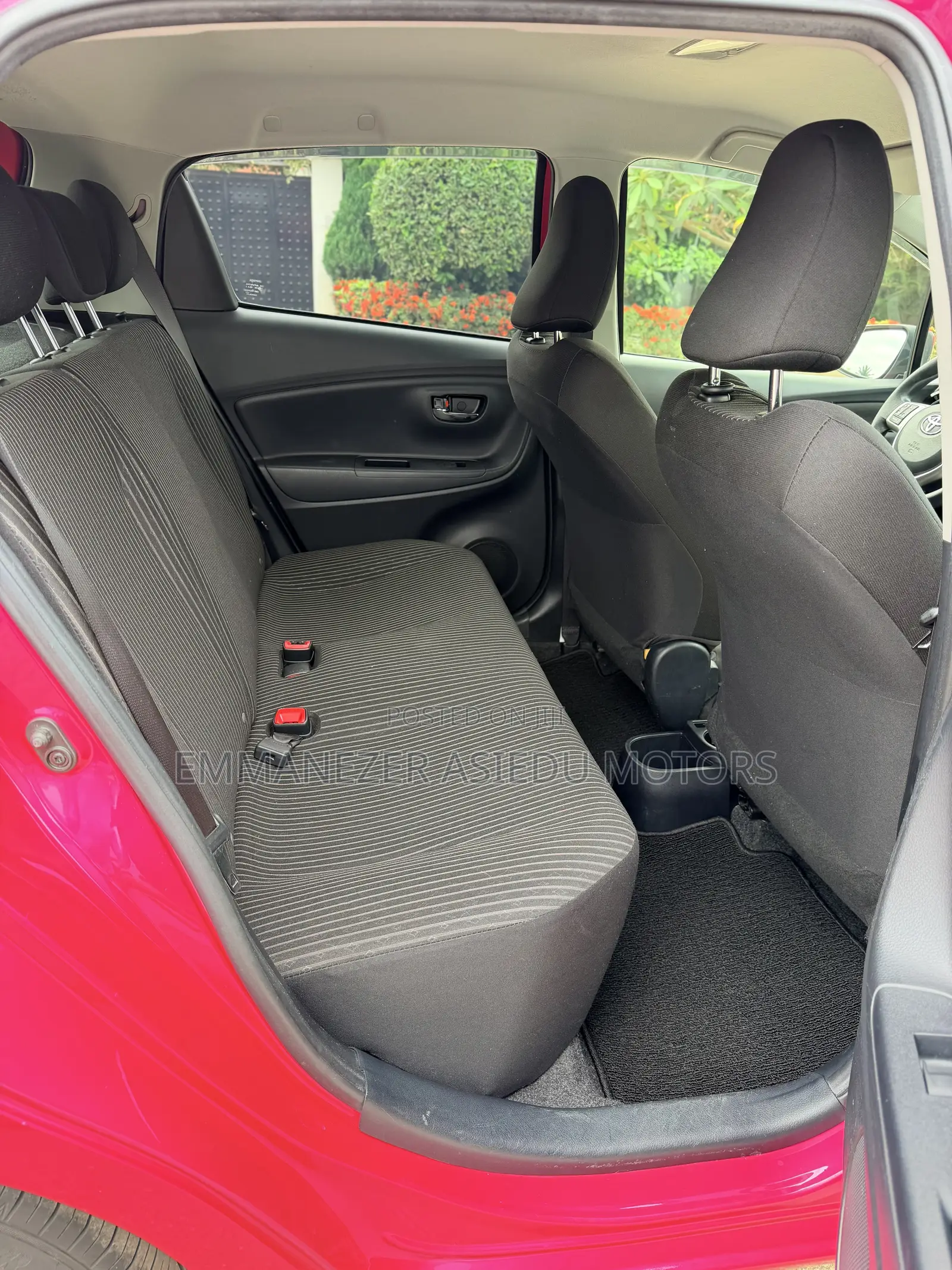 Toyota Vitz 1.3 FWD 5dr 2015 Pink