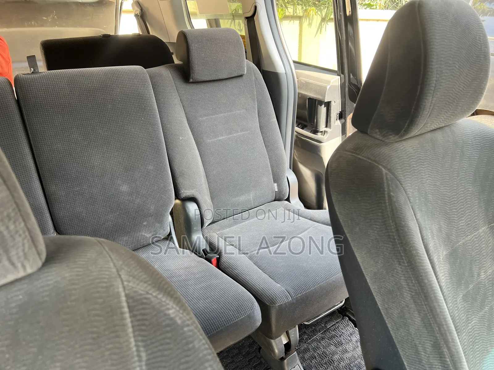 Toyota Voxy V 4WD 7-Seater 2012 Black