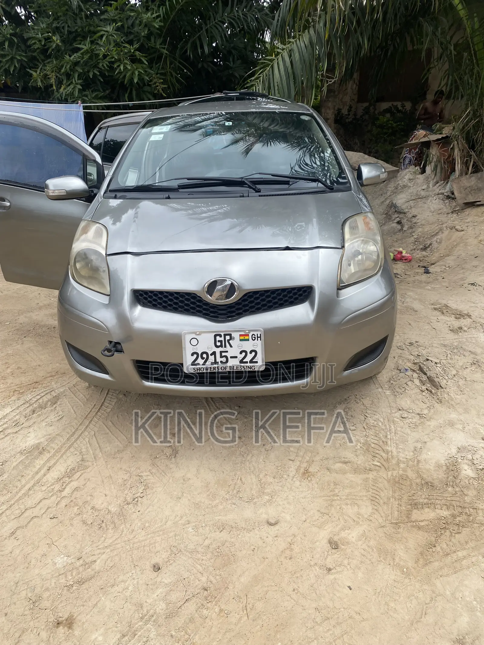 Toyota Vitz 1.3 AWD 5dr 2010 Silver