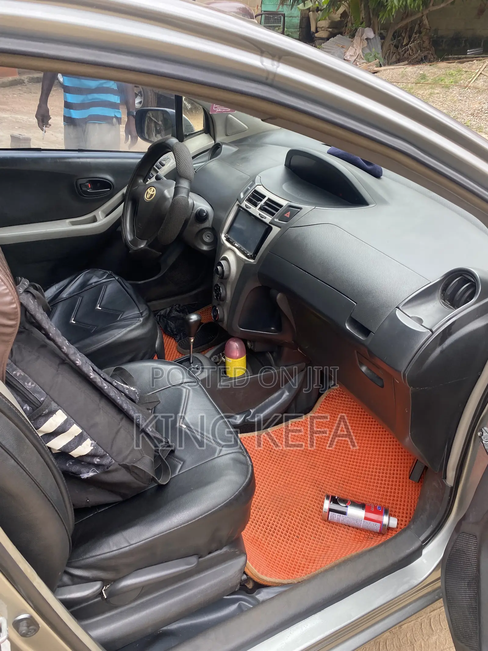 Toyota Vitz 1.3 AWD 5dr 2010 Silver
