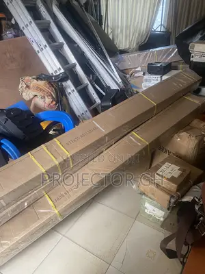 Tripod Projector Screen 250 X 250