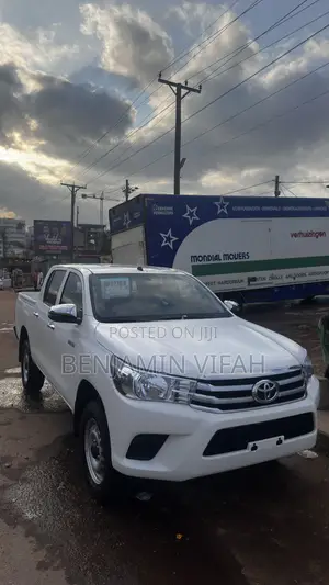 New Toyota Hilux 2026 White