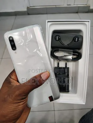 New Samsung Galaxy A90 5G 128 GB White