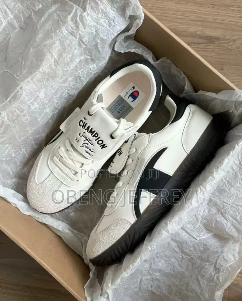 Original Champion Essential T Trainer Black or White