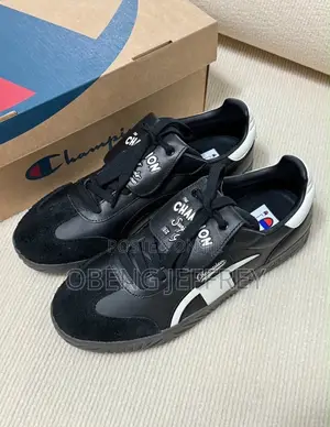 Original Champion Essential T Trainer Black or White