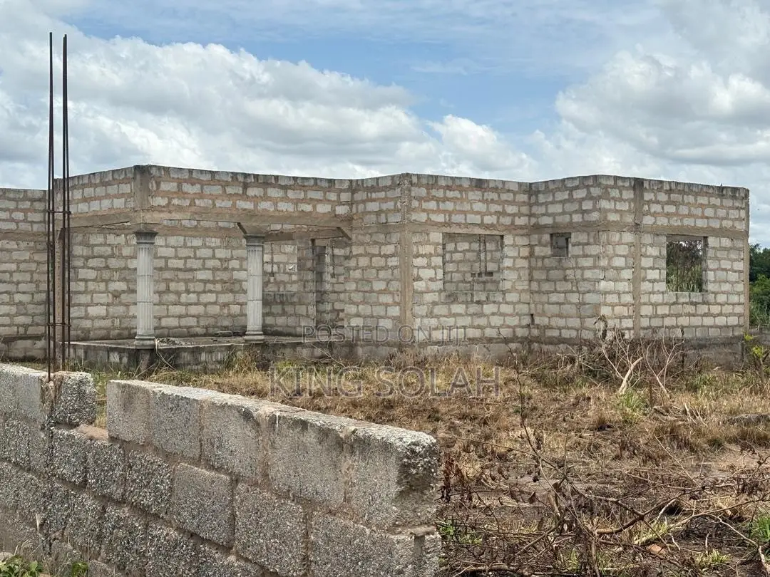 4bdrm House in Awutu Senya East Municipal for sale
