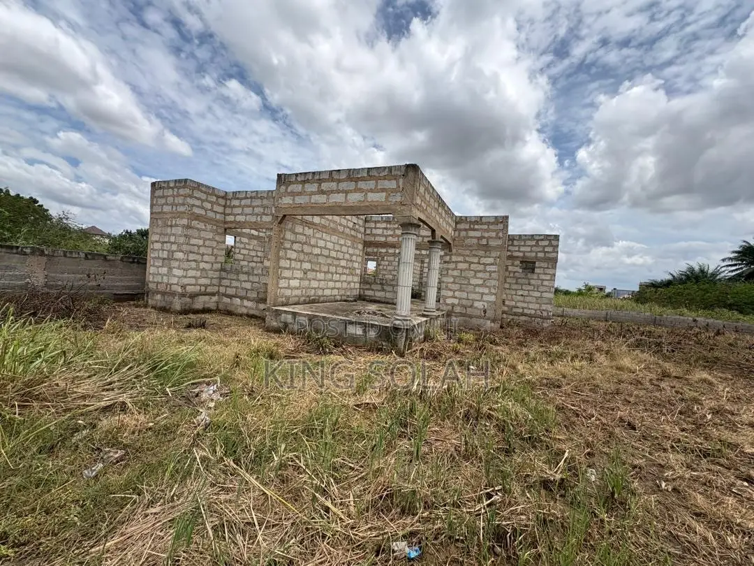 4bdrm House in Awutu Senya East Municipal for sale