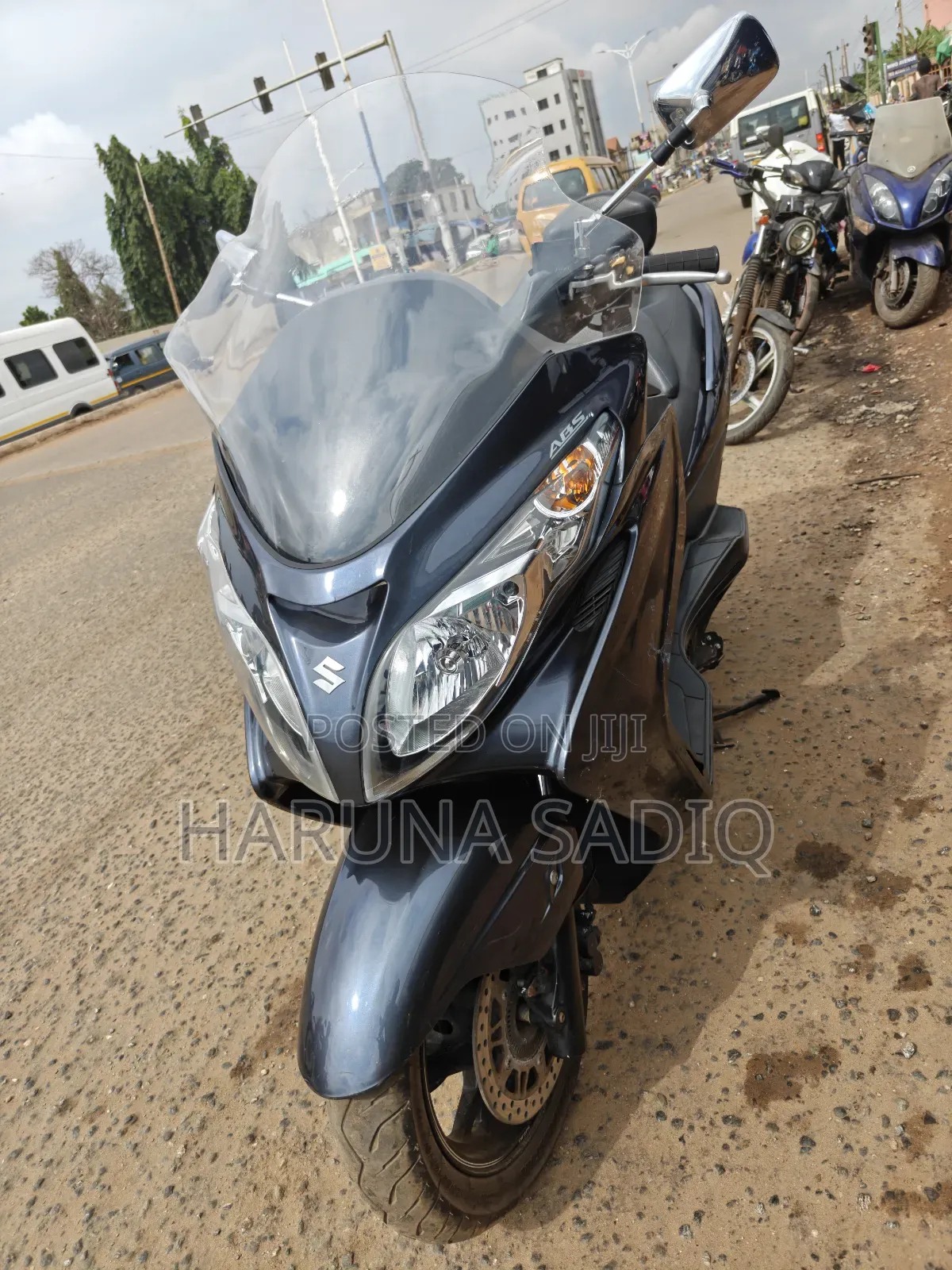 Suzuki Burgman 2013 Gray