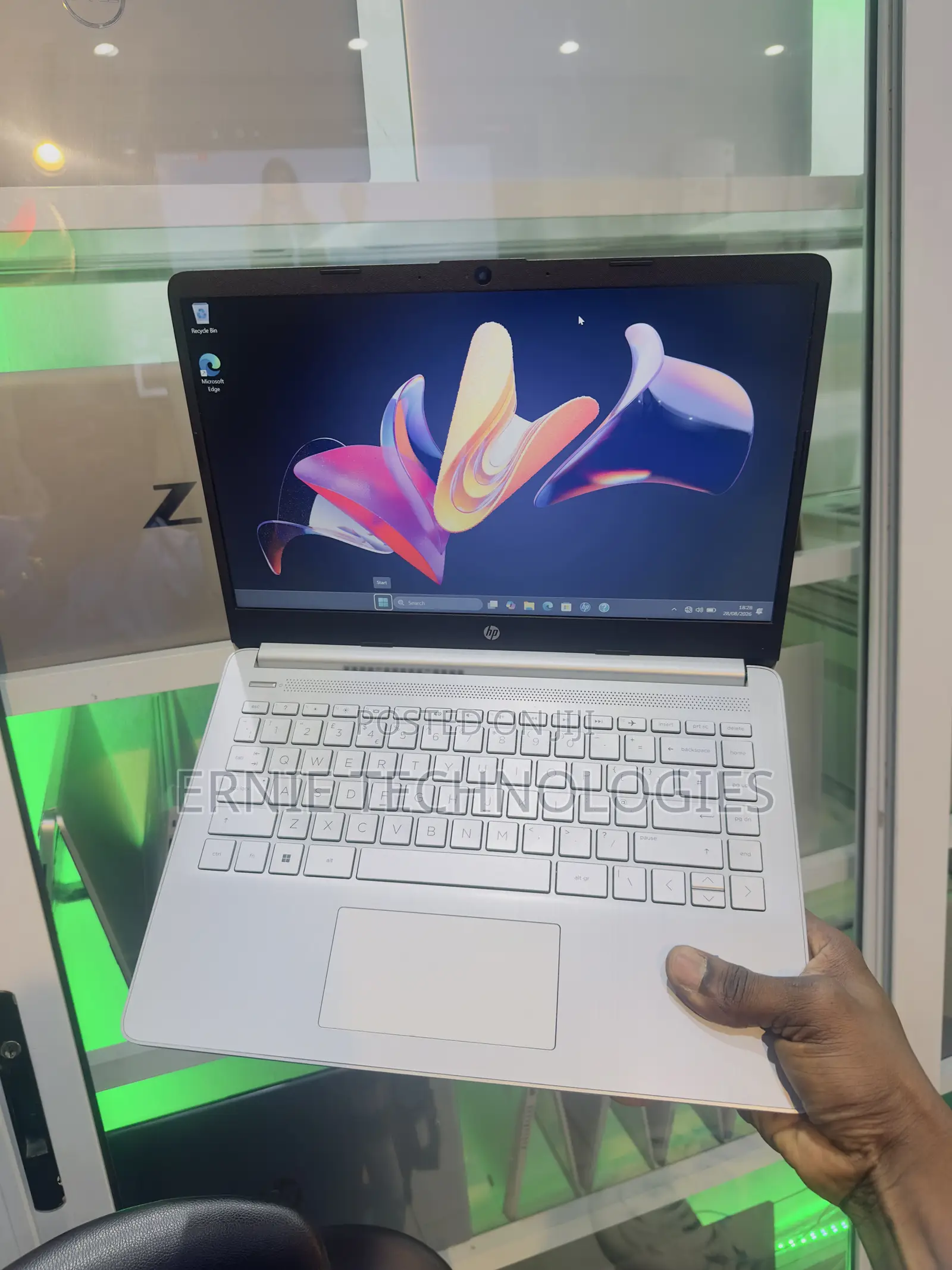 Laptop HP 14-dq1088wm 4GB Intel Core i3 SSD 128GB