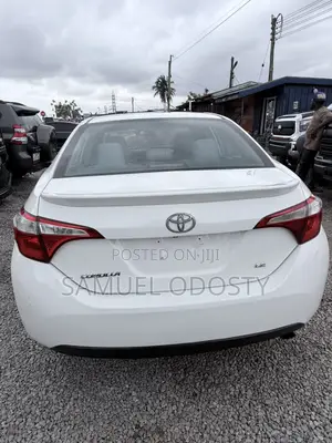 Toyota Corolla LE Premium 4dr Sedan (1.8L 4cyl CVT) 2014 White