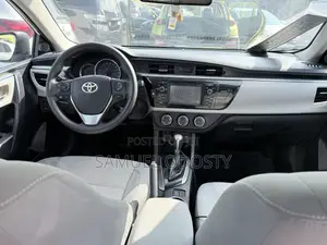 Toyota Corolla LE Premium 4dr Sedan (1.8L 4cyl CVT) 2014 White