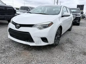 Toyota Corolla LE Premium 4dr Sedan (1.8L 4cyl CVT) 2014 White