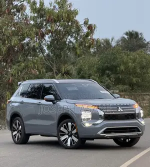 Mitsubishi Outlander Platinum Edition AWD 2025