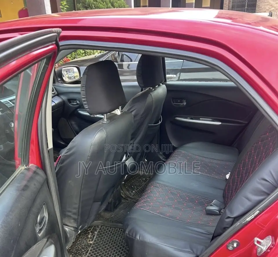 Toyota Yaris 2010 Red