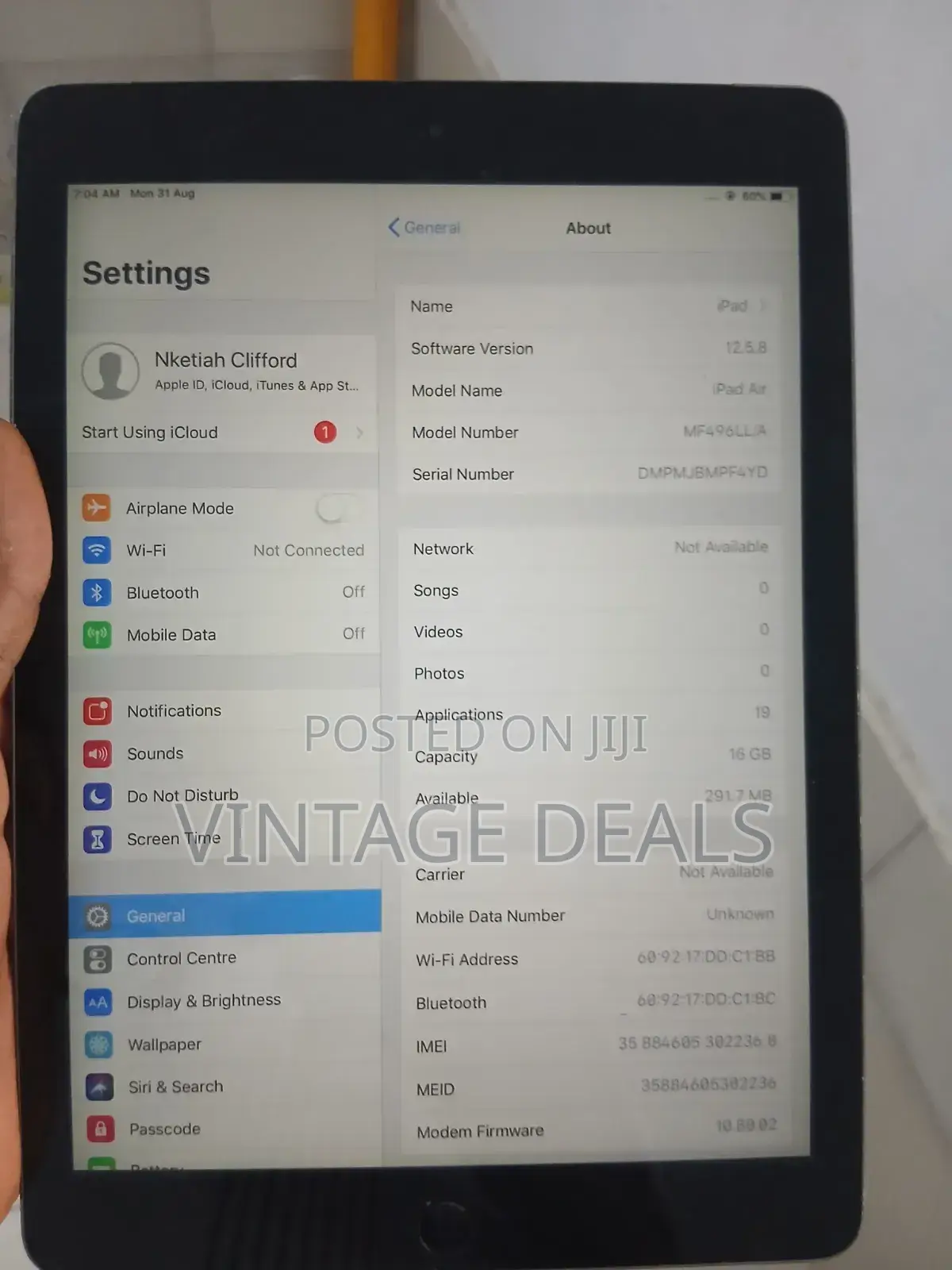 Apple iPad Air 16 GB Gray
