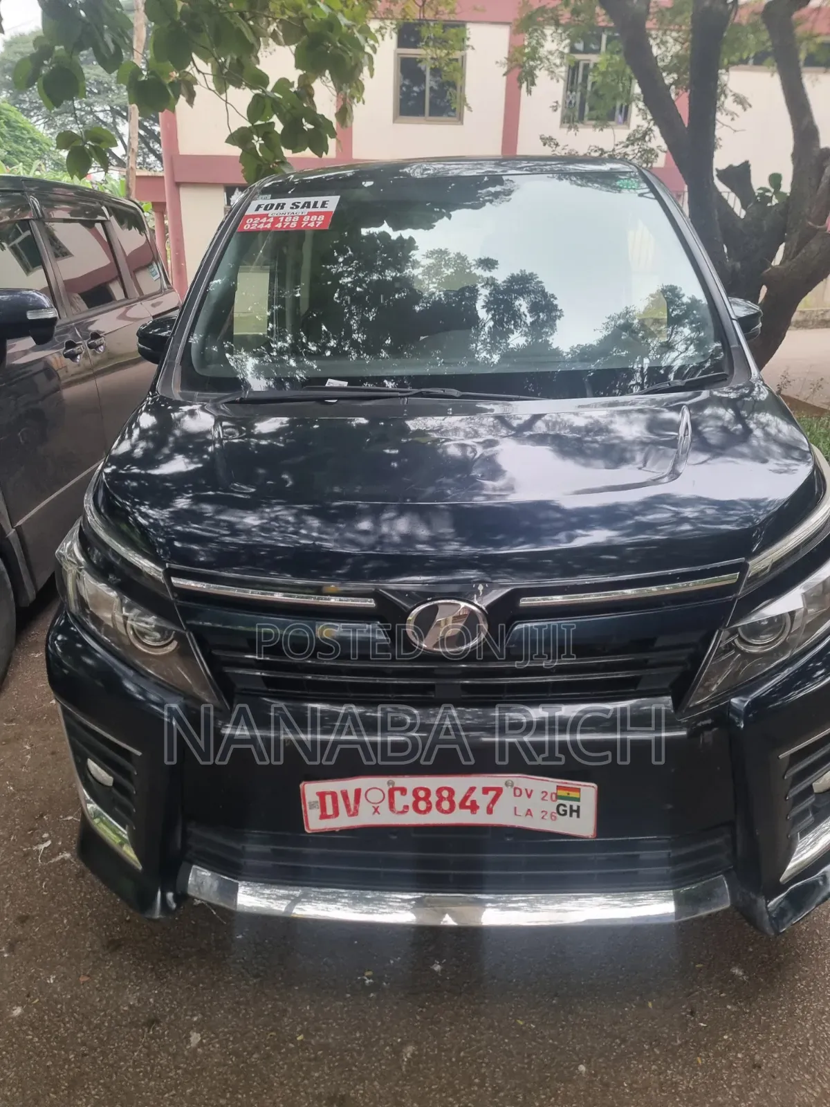 Toyota Voxy 2014 Beige