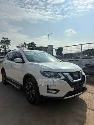 Nissan Rogue 2018 White