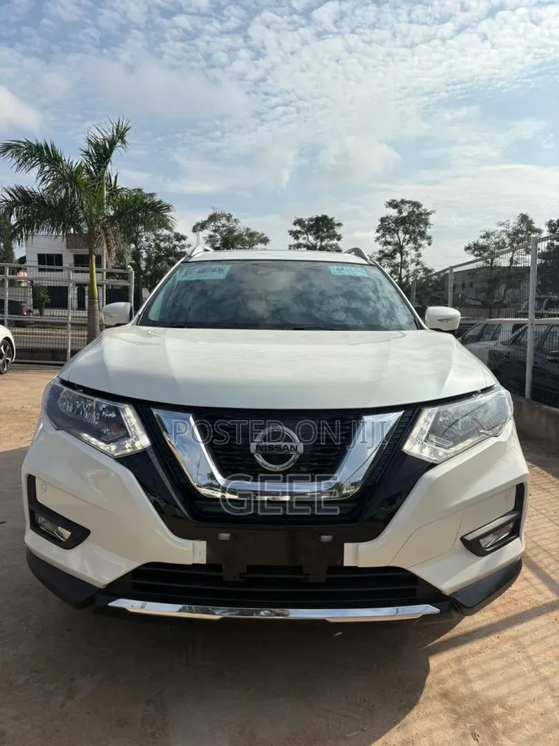 Nissan Rogue 2018 White